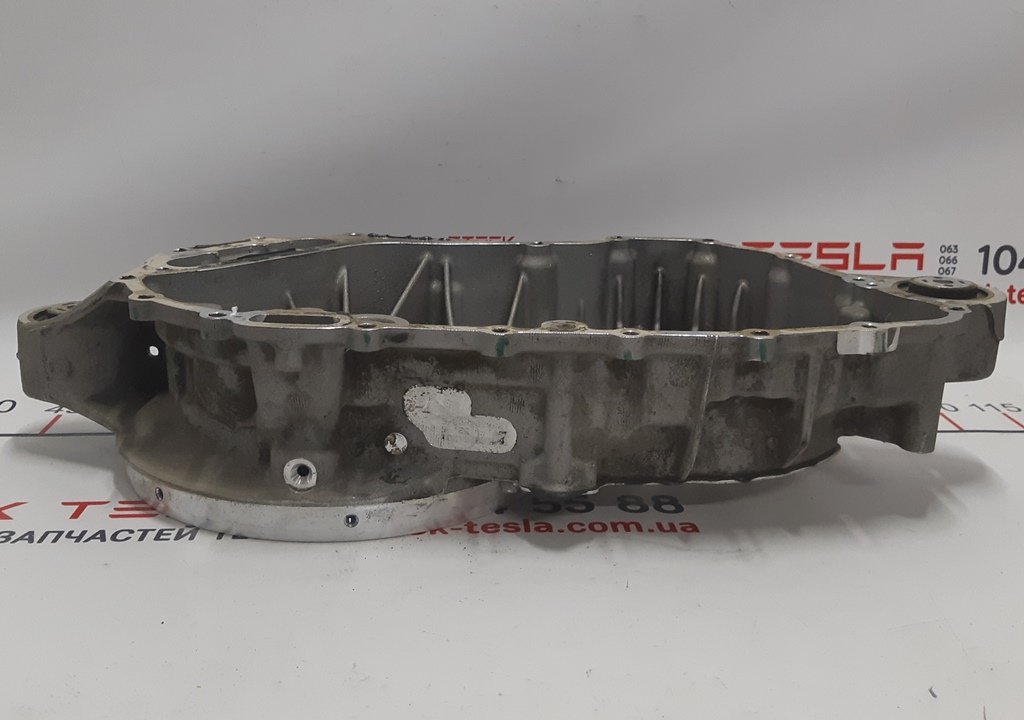 1 Motor gearbox housing with bearings assembly Tesla model S 1006205-00-E